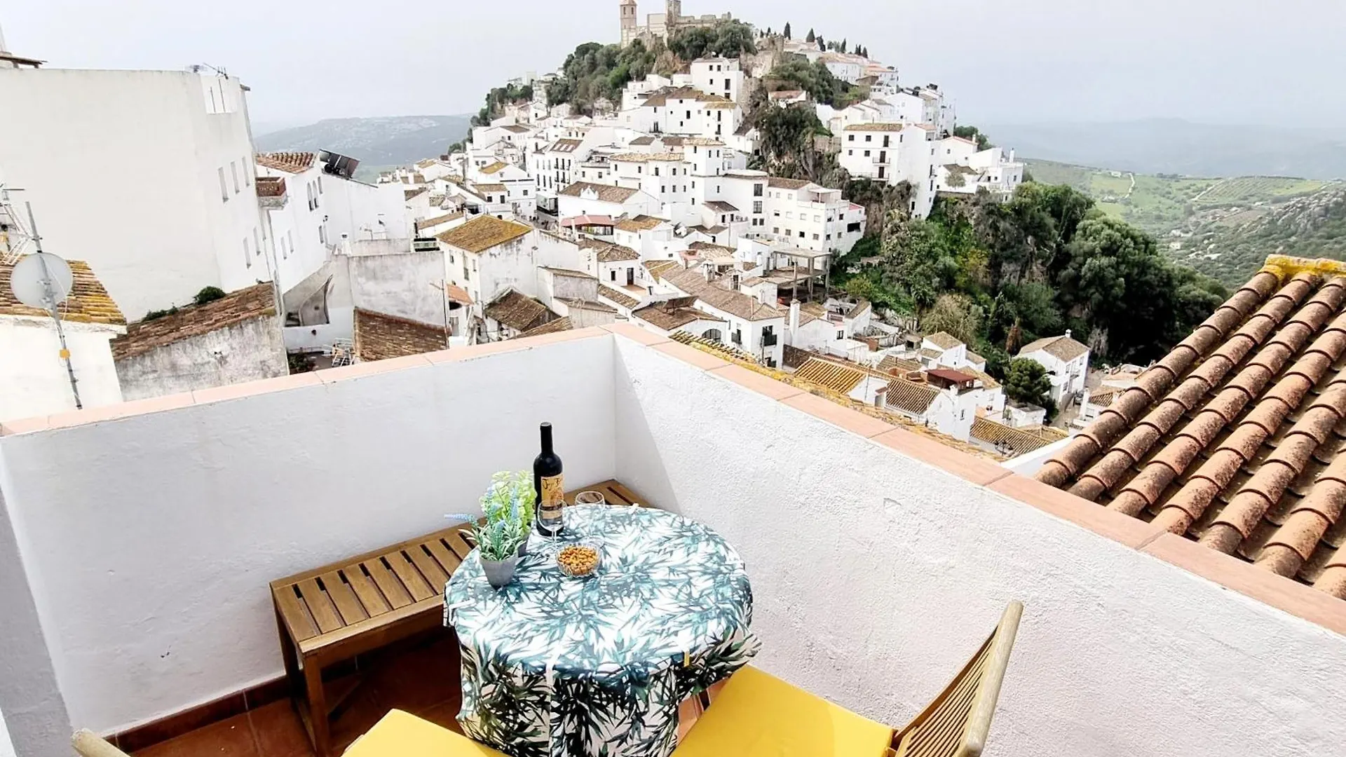 فيلا Casares Castle View